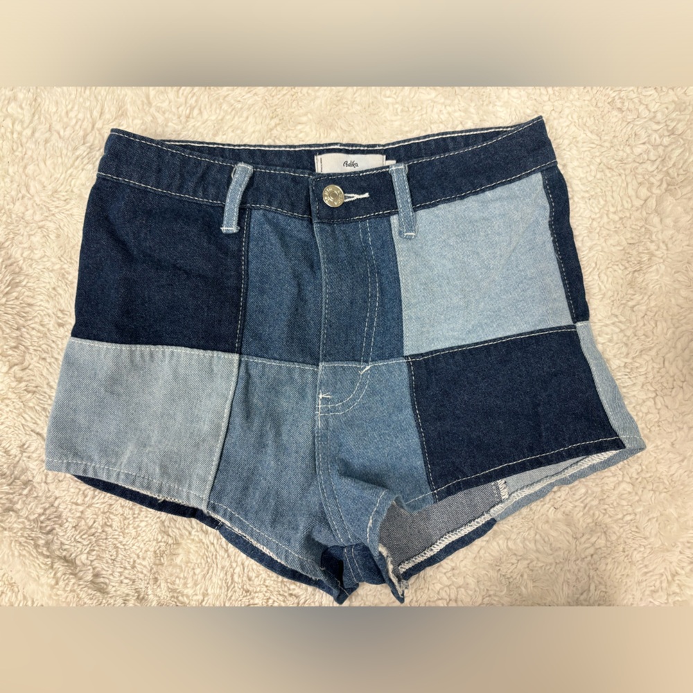 Adika Shorts
